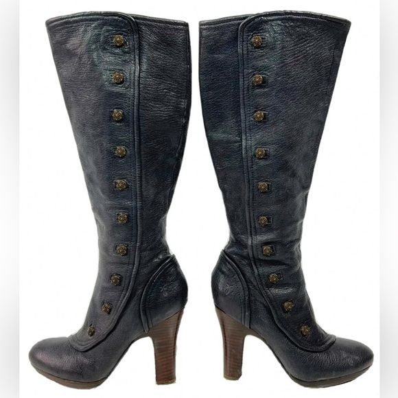 SOLD OUT ❤️ Frye RARE Heeled Leather Marissa Button Boots - Picture 9 of 13